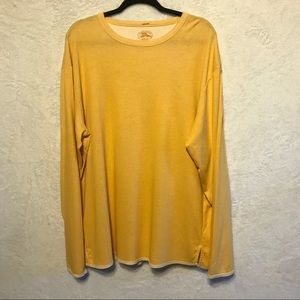 TOMMY BAHAMA Oversized yellow sweater.
